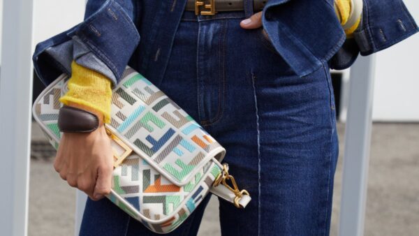 Τζιν παντελόνι σε σκούρο μπλε χρώμα