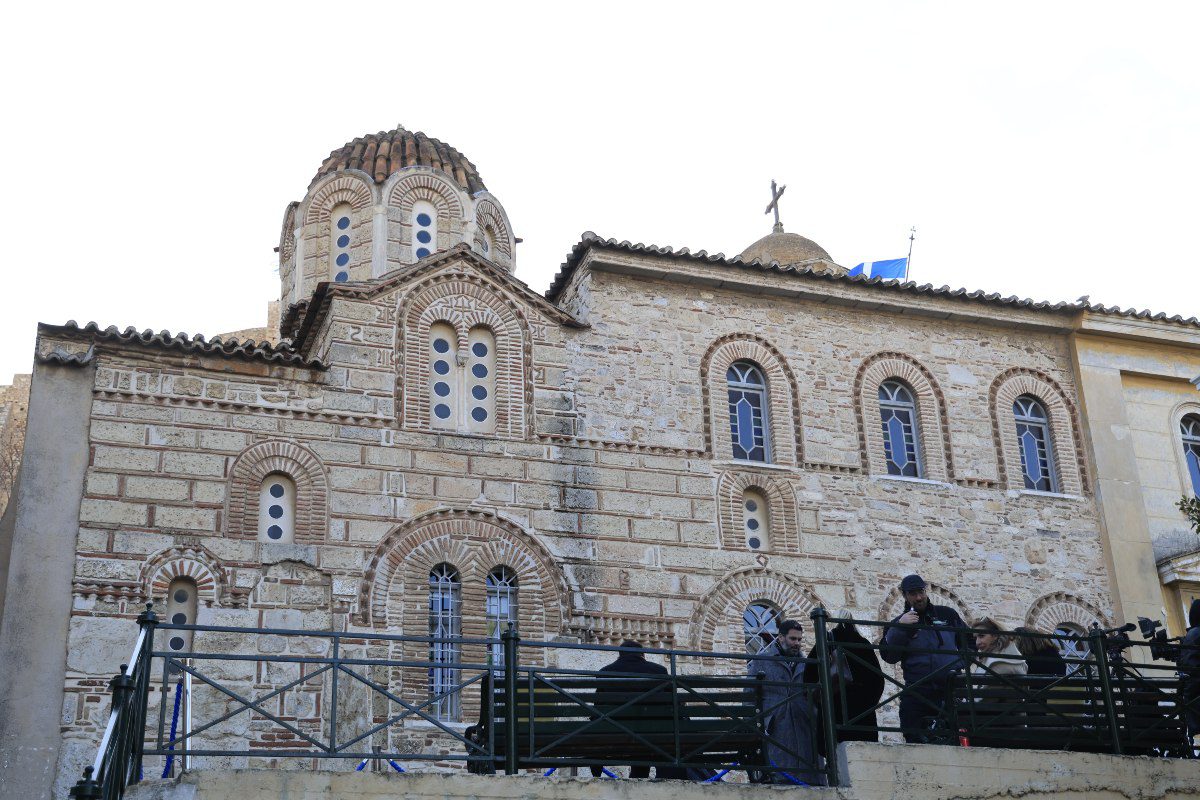 Γάμος Ντε Γκρες - Βαρδινογιάννη: Οι πρώτες εικόνες από τον Ιερό Ναό Αγίου Νικολάου Ραγκαβά