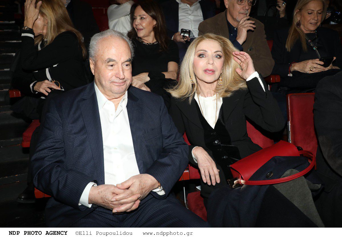 Έλλη Στάη και Νίκος Μουνδρέας στο θέατρο