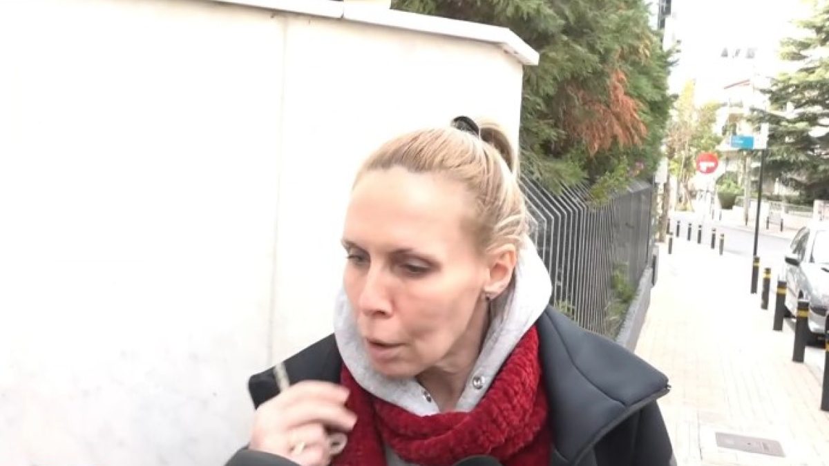 Η Εβελινα Παπούλια στην κάμερα του Breakfast at Star