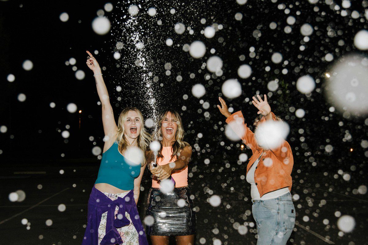 Διασκέδαση με φίλες του Αγίου Βαλεντίνου