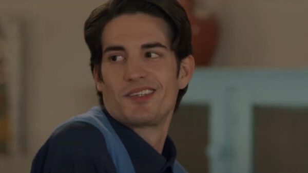 Πρωταγωνιστής της σειράς "Η παραλία"