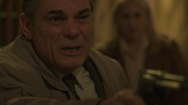 Πρωταγωνιστής της σειράς της ΕΡΤ, Η παραλία