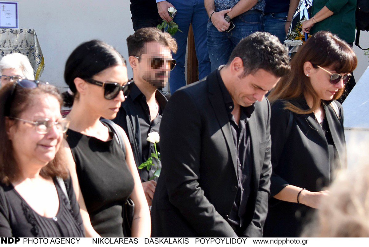 Ο Ουγγαρέζος στην κηδεία της μητέρας του