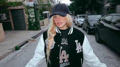 Η Κόνι Μεταξά στον δρόμο