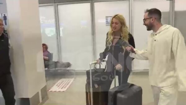 Η Κωνσταντίνα Σπυροπούλου στο αεροδρόμιο Ελευθέριος Βενιζέλος