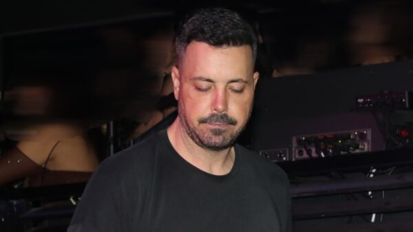 Ο Πέτρος Κουσουλός στα μπουζούκια