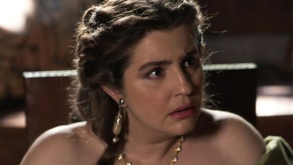 Η Μαρία Κίτσου σε σκηνή από το Μάγισσα Φλεγόμενη καρδιά