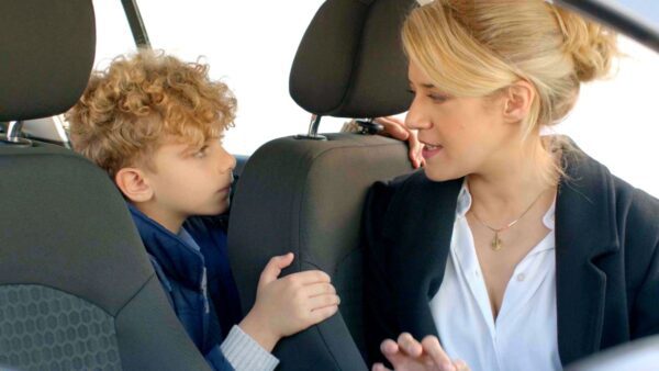 Σκηνή από την σειρά Μαμά στα κρυφά