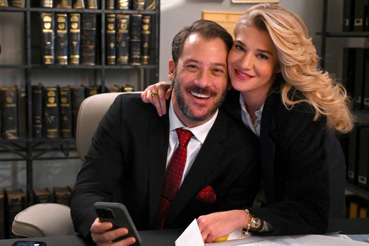 Θεωνά και Αλμπάνης στα γυρίσματα της σειράς Μαμά στα Κρυφά