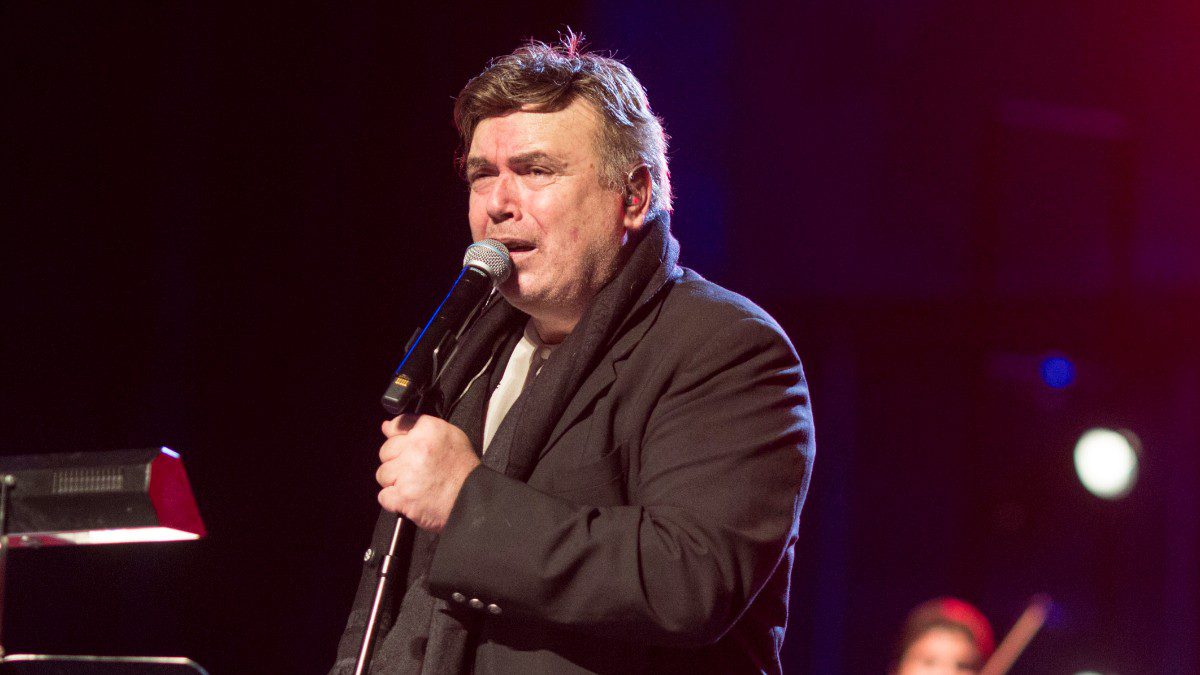 Ο Μανώλης Λιδάκης σε συναυλία του