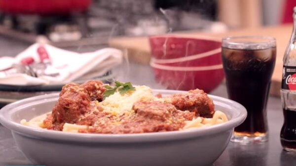 Μοσχάρι κοκκινιστό στο πιάτο