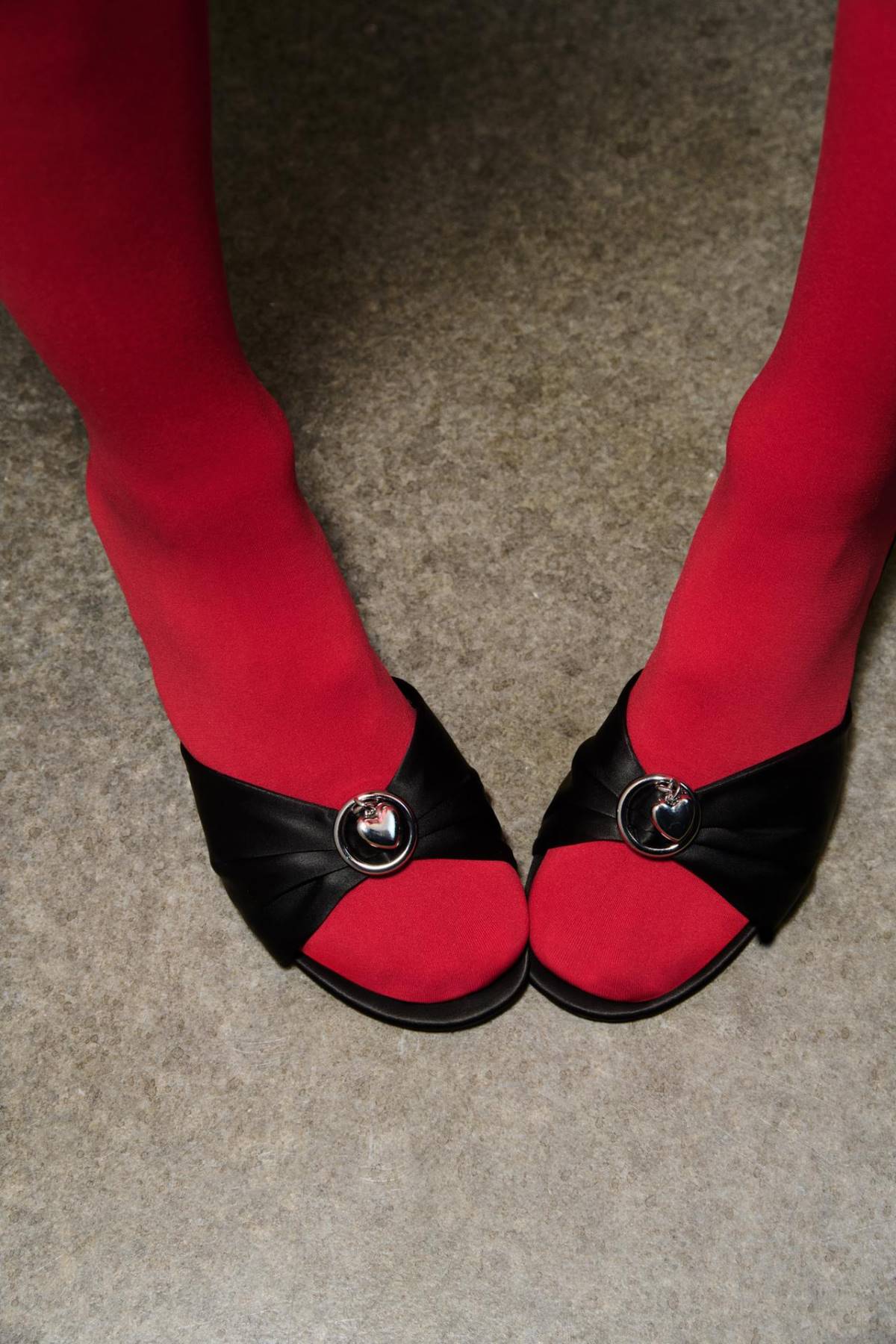 mules με καρδιές zara