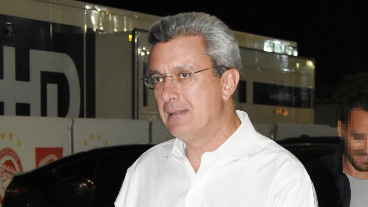 Ο Νίκος Χατζηνικολάου σε παλιά έξοδό του