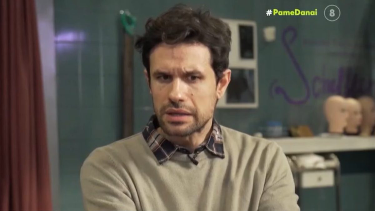 Ο Ορφέας Αυγουστίδης δίνει συνέντευξη στον Άρη Καβατζίκη