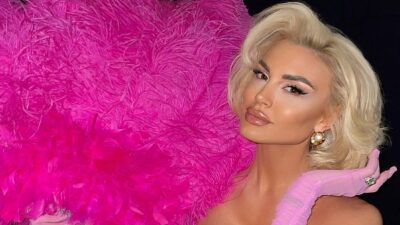 Η Αλεξάνδρα Παναγιώταρου με φούξια ρούχα