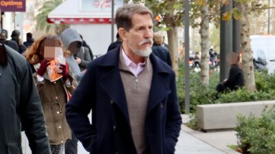 Ο Παύλος Ντε Γκρες στο κέντρο της Αθήνας