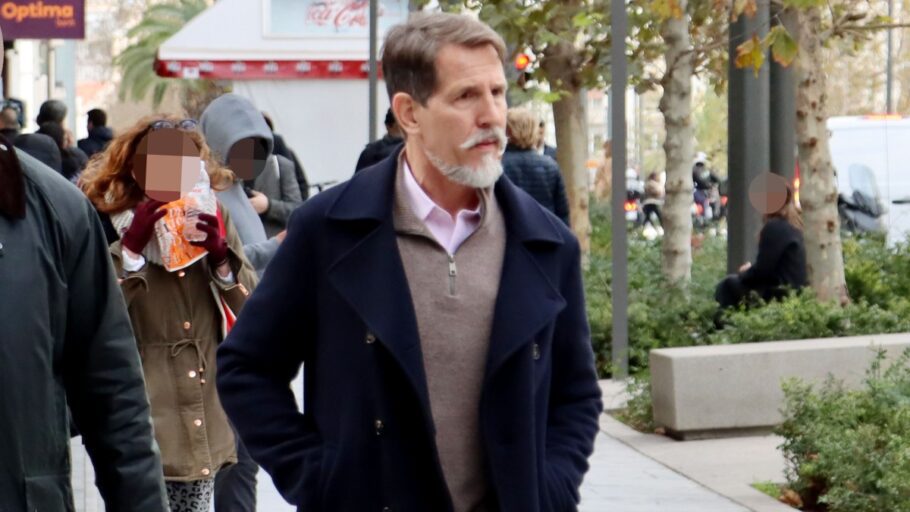 Ο Παύλος Ντε Γκρες στο κέντρο της Αθήνας