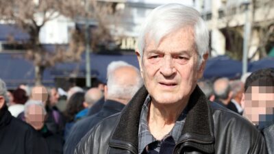 Ο Τάκης Οικονομόπουλος σε δημόσια έξοδό του.