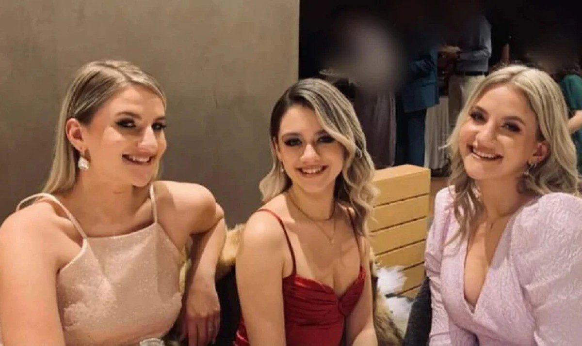 Αδερφές Πλακιά