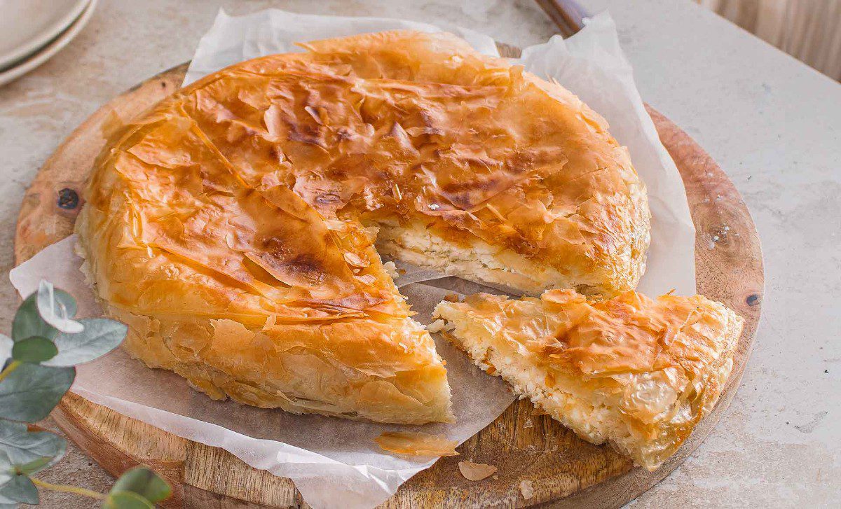 Τυρόπιτα στο τηγάνι από την Αργυρώ Μπαρμπαρίγου