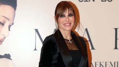 Η Βίκυ Χατζηβασιλείου σε δημόσια έξοδό της.