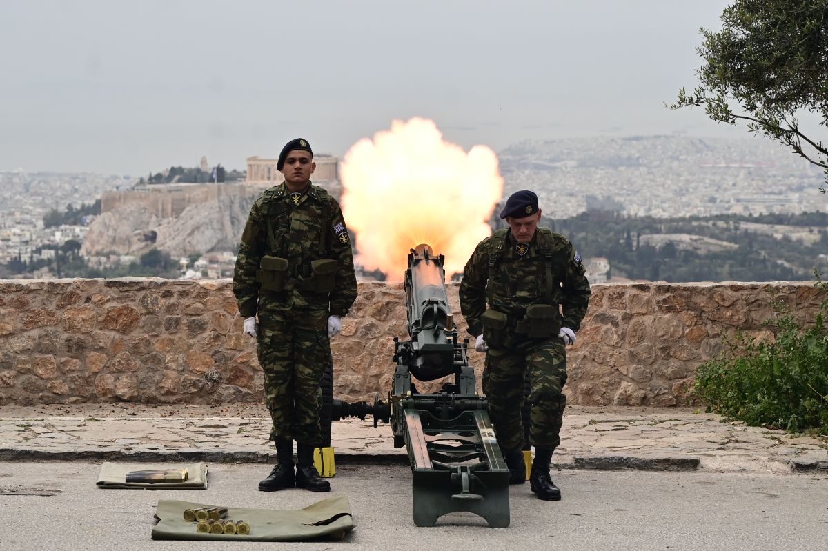 Οι κανονιές στον Λυκαβηττό για την 25η Μαρτίου