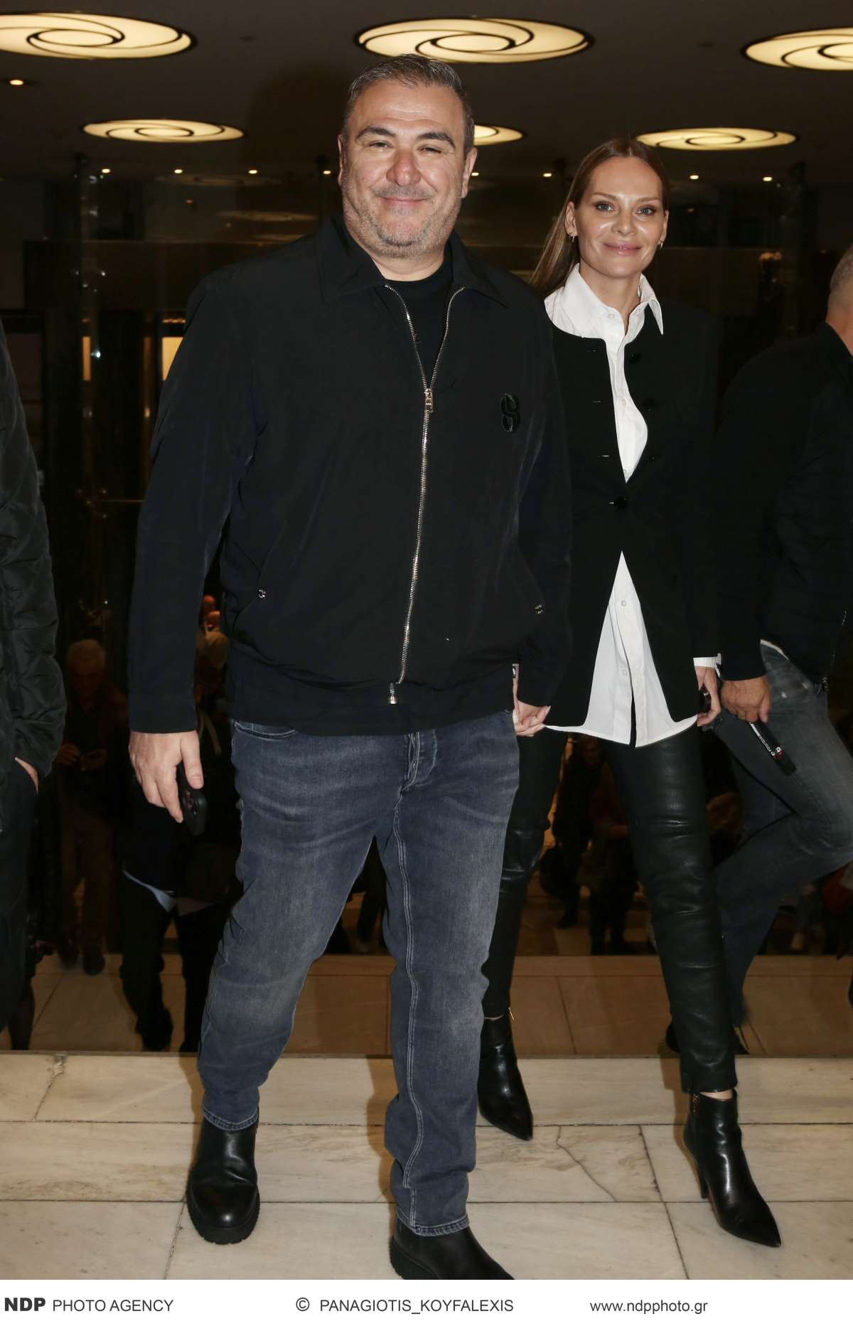 Η Υβόννη Μπόσνιακ με τον Αντώνη Ρέμο σε έξοδό τους