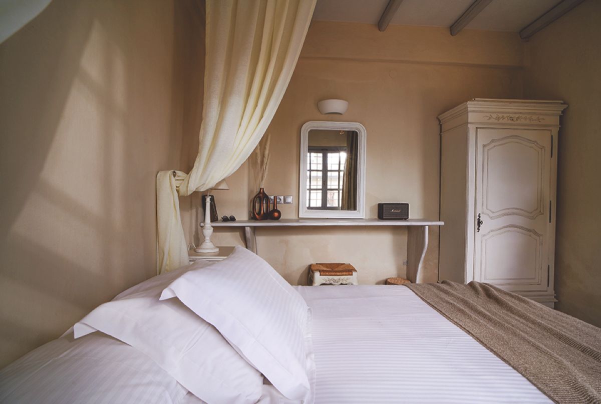 Απόλυτη χαλάρωση στο υπνοδωμάτιο του Agapitos