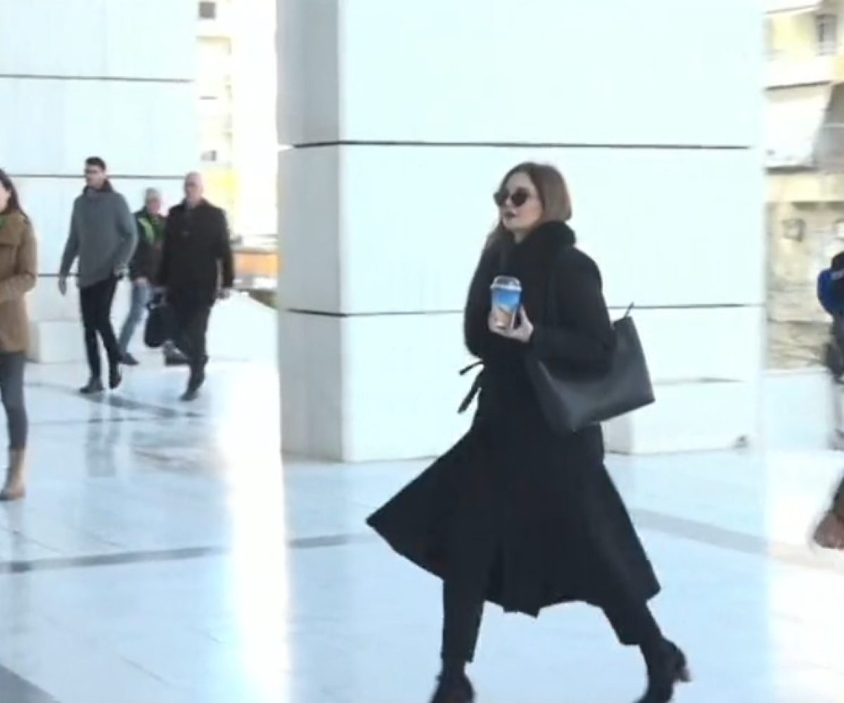 Η Αναστασία Μπάκα έξω από το δικαστήριο