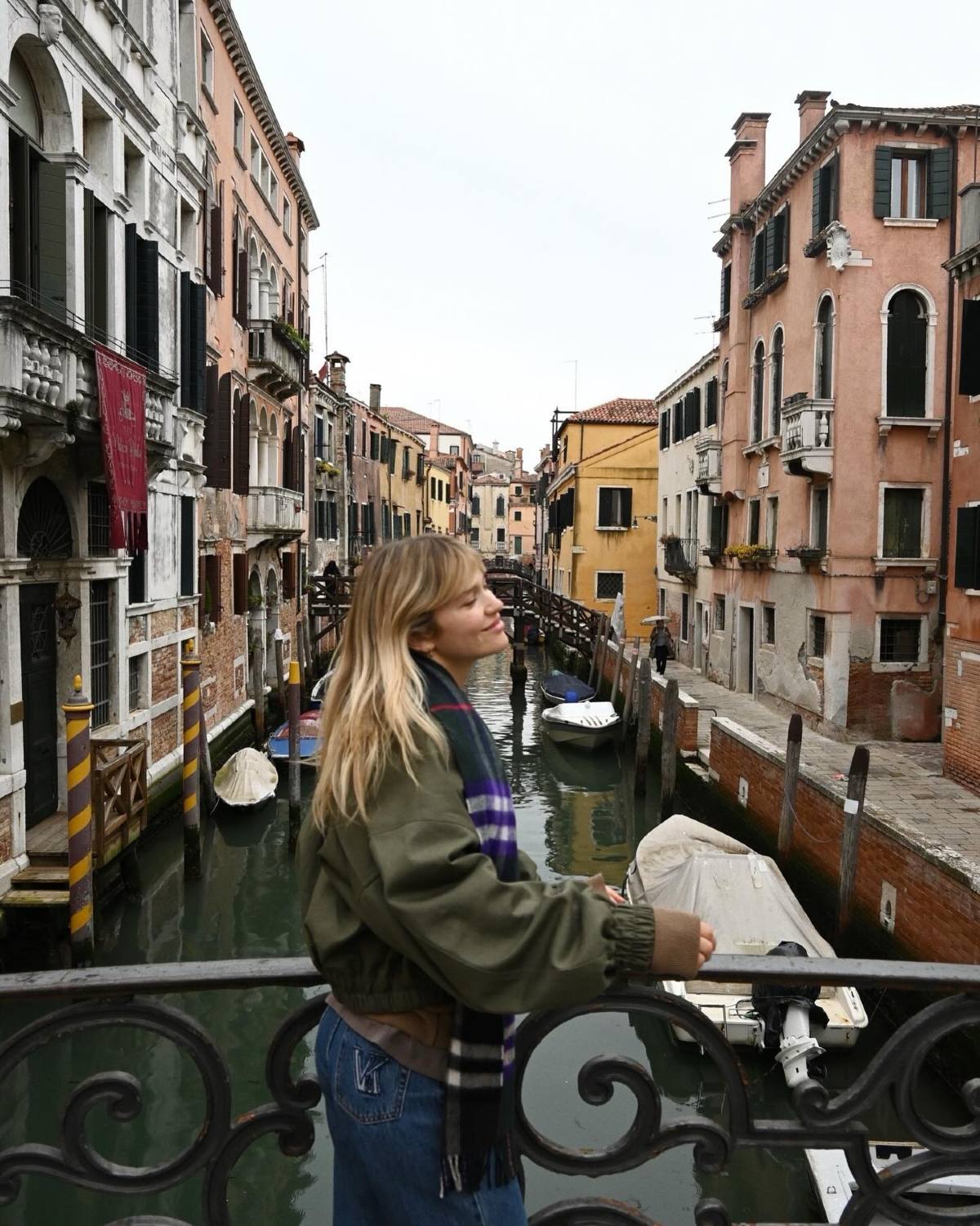 Κλέλια Ανδριολάτου: Κατέπληξε τα πλήθη με τις φωτογραφίες από το ταξίδι της στην Βενετία