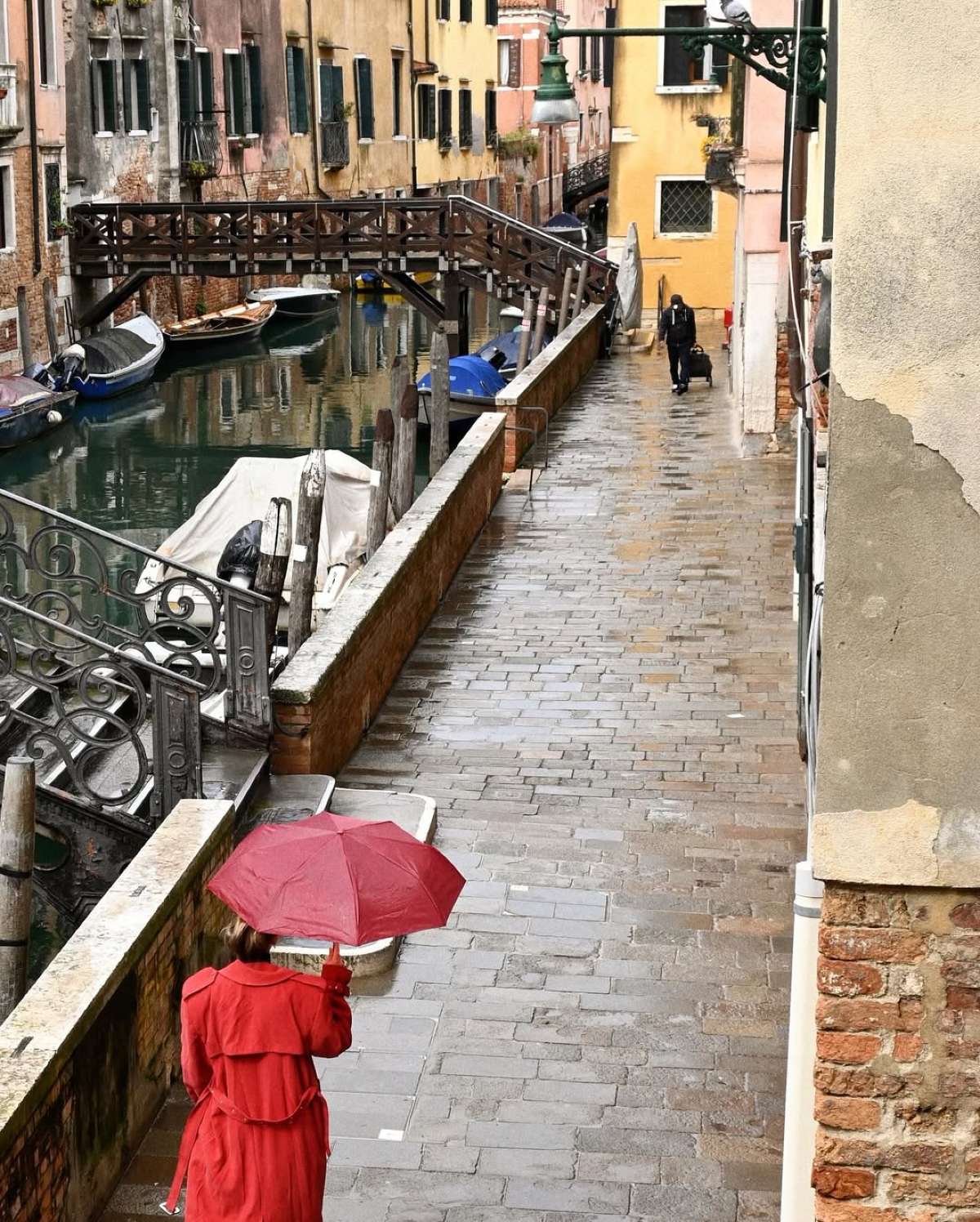 Κλέλια Ανδριολάτου: Κατέπληξε τα πλήθη με τις φωτογραφίες από το ταξίδι της στην Βενετία