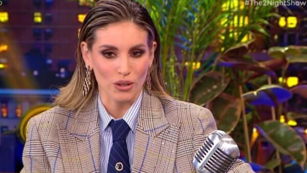 Η Αθηνά Οικονομάκου στο πλατό του The 2night show