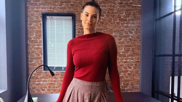 Η Χριστίνα Μπόμπα στο γραφείο της