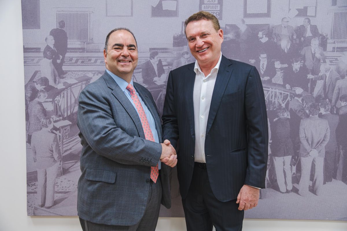 Ο Διευθύνων Σύμβουλος του Ομίλου Χρηματιστηρίου Αθηνών κ. Γιάννος Κοντόπουλος και ο Διευθύνων Σύμβουλος του Ομίλου Φάις κ. Σαμ Φάις
