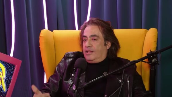 Ο Διονύσης Σχοινάς στο κανάλι της ZoePre