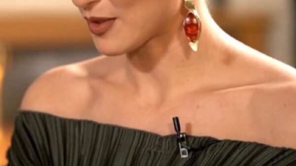 Κομμένη φωτογραφία της Evangelia