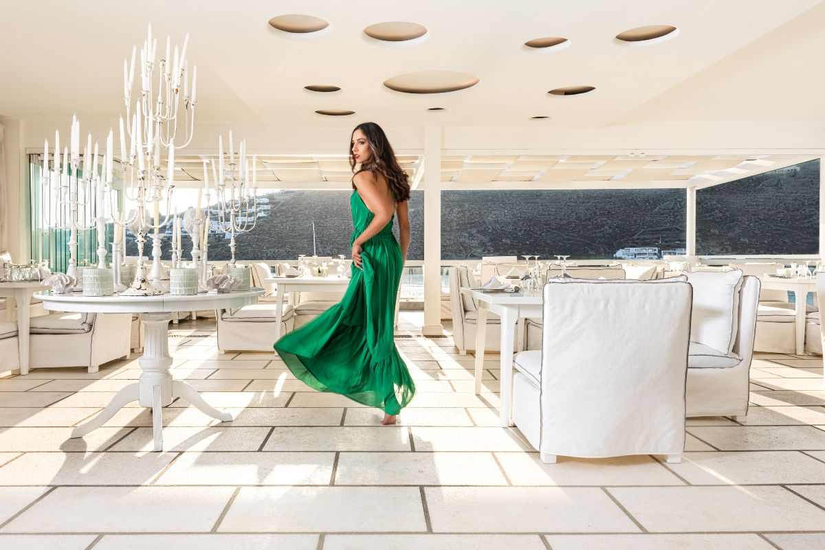 Phos Restaurant: Η υψηλή γαστρονομία συναντά την πολυτέλεια στο Nissaki Boutique Hotel της Μυκόνου