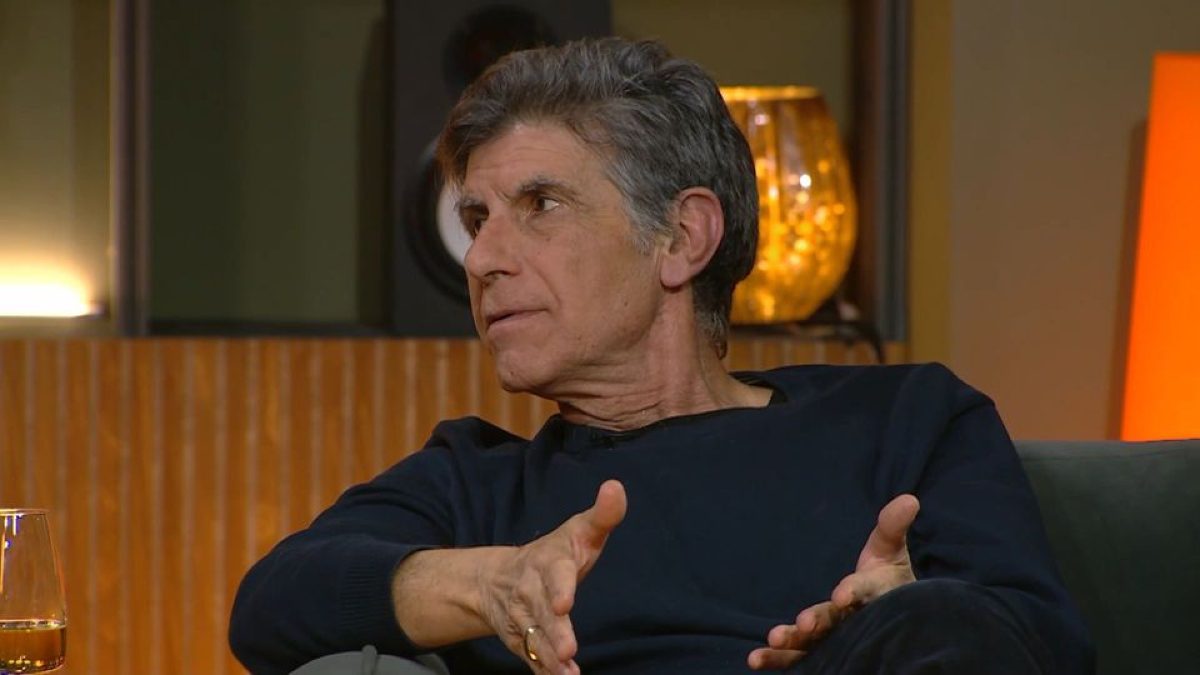 Ο Γιάννης Μπέζος στο πλατό της εκπομπής "Παρέα"