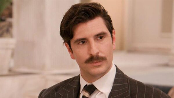 Ο ρήγας σε σκηνή από το grand hotel