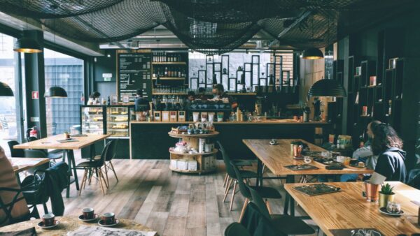 Το εσωτερικό μιας καφετέριας