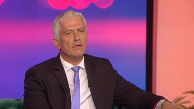 Ο Γιώργος Καλλιακμάνης στην εκπομπή Καλύτερα Αργά