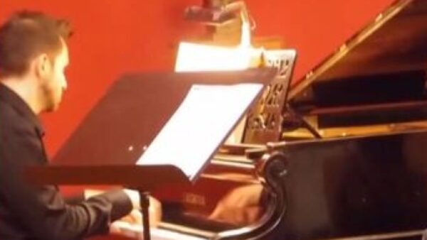 Πιανίστας στη Λυρική σκηνή