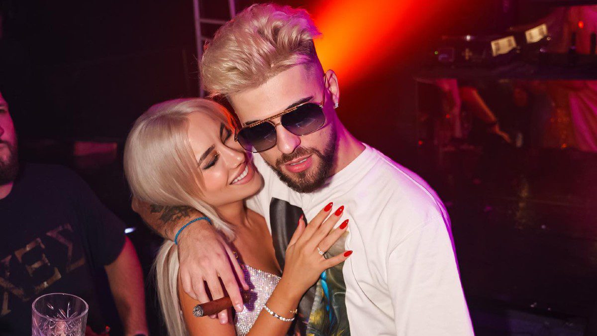 Η Αλεξία Κεφαλά αγκαλιά με τον Fy