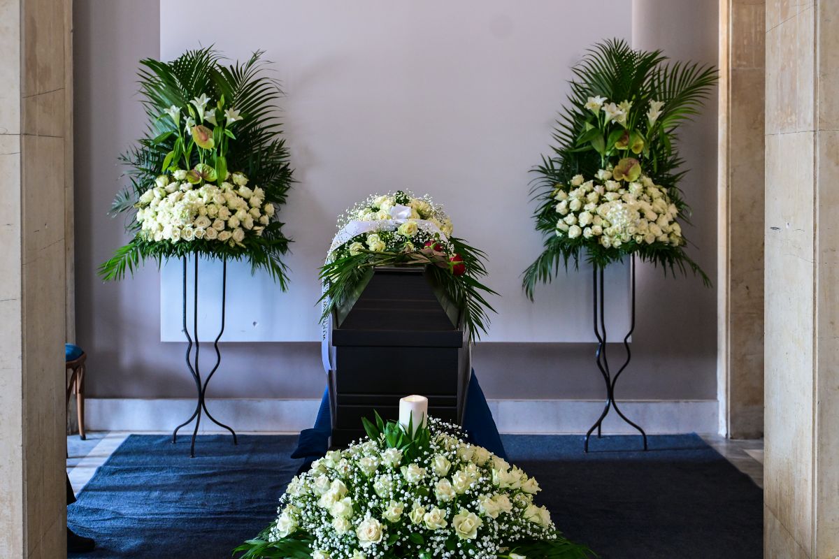 Κηδεία της Τζόρτζια (Γεωργία) Αργυροπούλου, συζύγου του Μανώλη Γλέζου, από το Α' Νεκροταφείο Αθηνών, Δευτέρα 31 Μαρτίου 2025