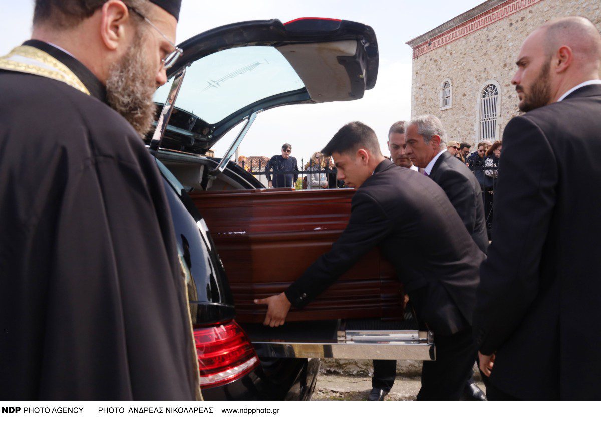 Το φέρετρο της Καίτης Κωνσταντίνου