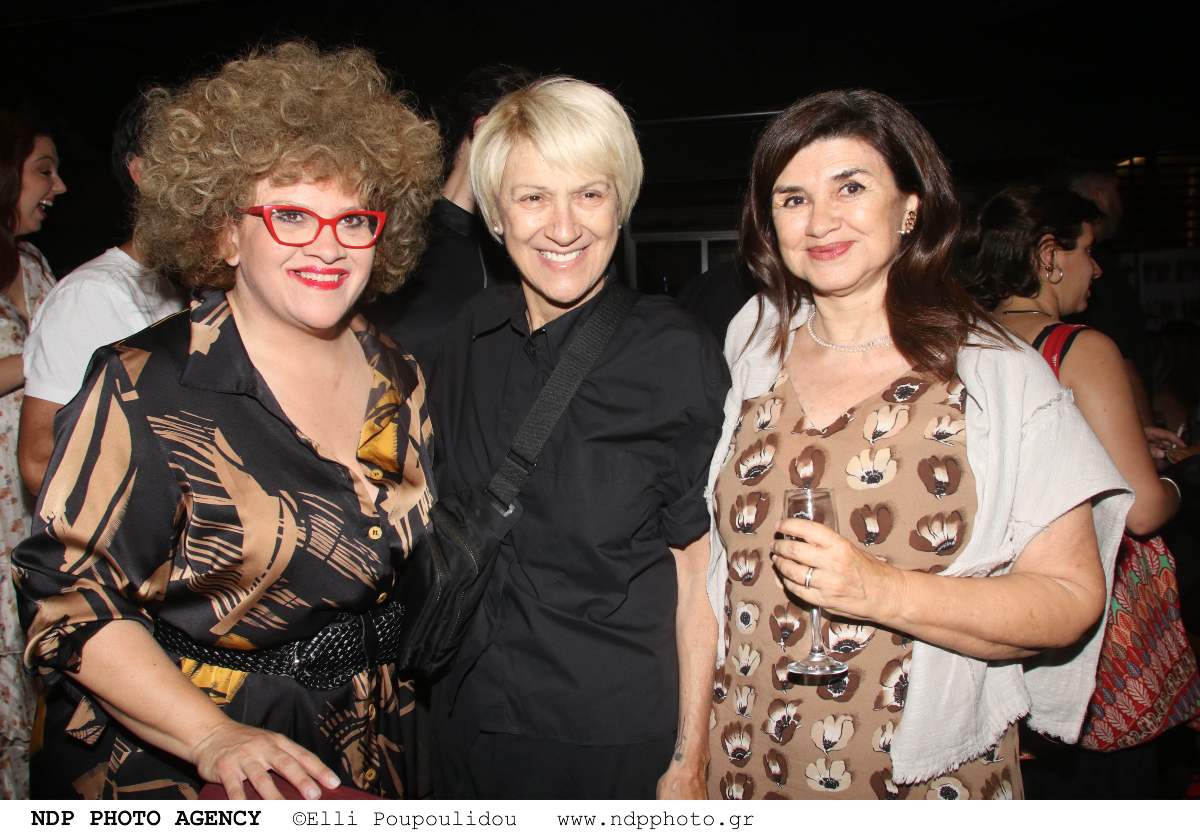 Η Καίτη Κωνσταντίνου σε έξοδό της