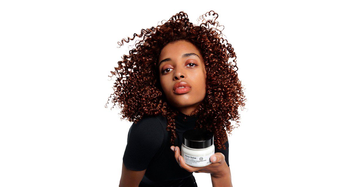 Αναδόμηση και αποτοξίνωση με μάσκα μαλλιών