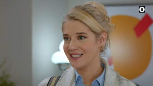 Η Τζένη Θεωνά στη σειρά "Μαμά στα κρυφά"