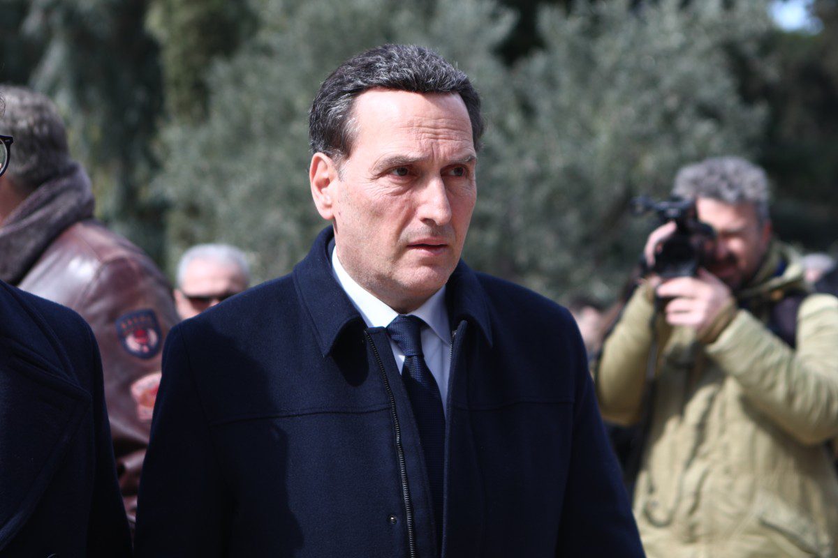 Ο Μιχάλης Δημητρακόπουλος στην κηδεία του Αλέξη Κούγια